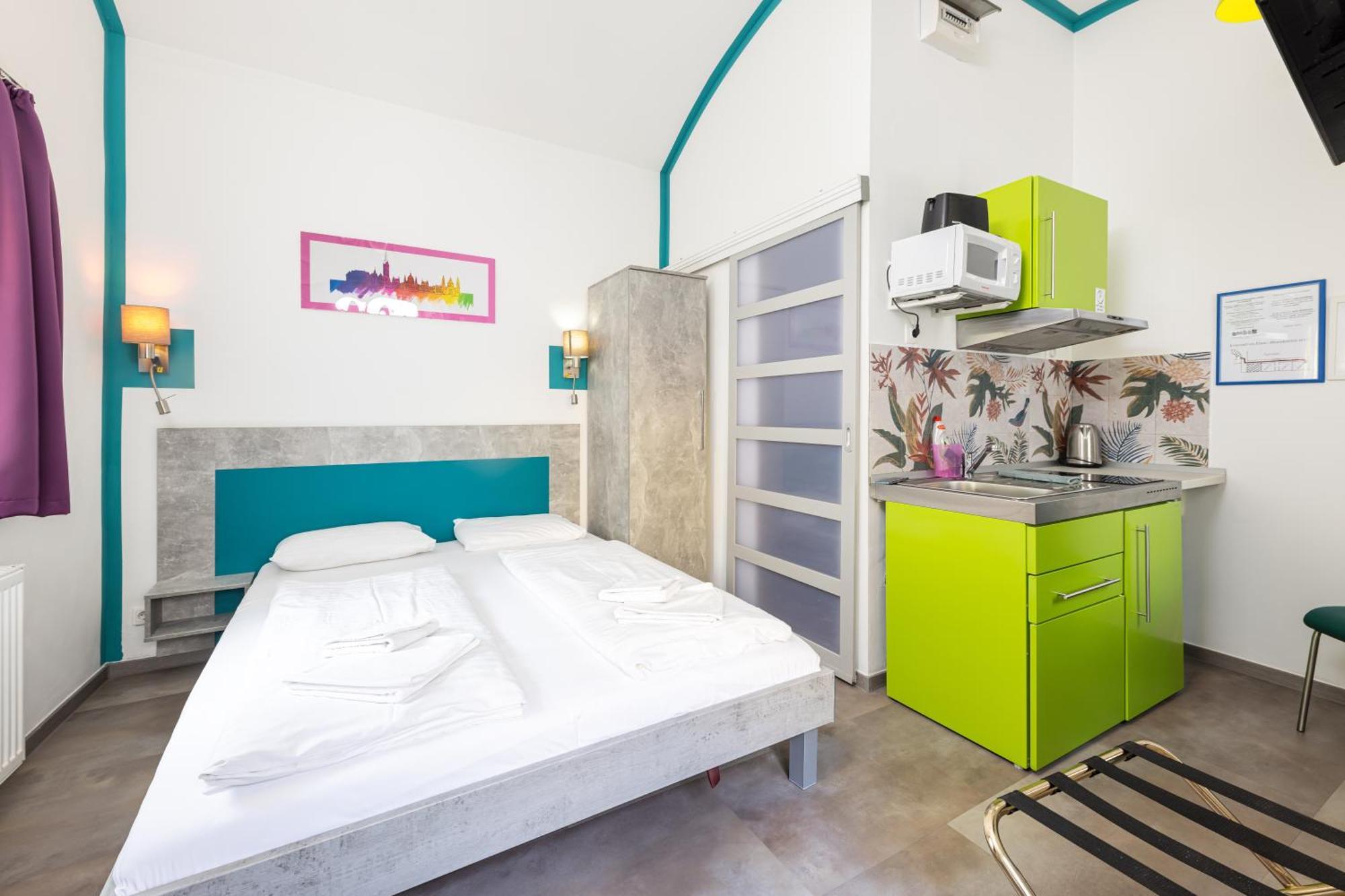 Amber Gardenview Aparthotel 3*